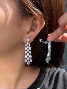 1pair Luxury Sparkling Oval Cubic Zirconia Long Dangle Drop Wedding Bridal Party Non-Piercing Clip-On Earrings