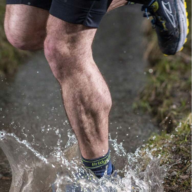 Bridgedale Mens Trail Running Ultralight T2 Merino Wool Sport 3/4 Crew Socks (Blue) - Fast Shipping And Quick Delivery - Azul - Añade 3