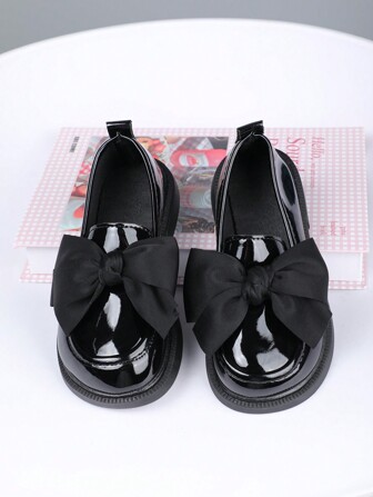 Svarta läderskor för flickor, Prinsessskor, Brittiska platta skor, Lämpliga för skolan, Dansföreställning, Alla årstider