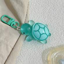 1 pièce Porte-clés lumineux et coloré en forme de tortue de mer, pendentif de sac pour amis et couples, accessoires de voiture, breloque de sac, accessoires de sac avec porte-badge, idées de cadeaux de Noël gothiques mignons Y2K pour l'école
