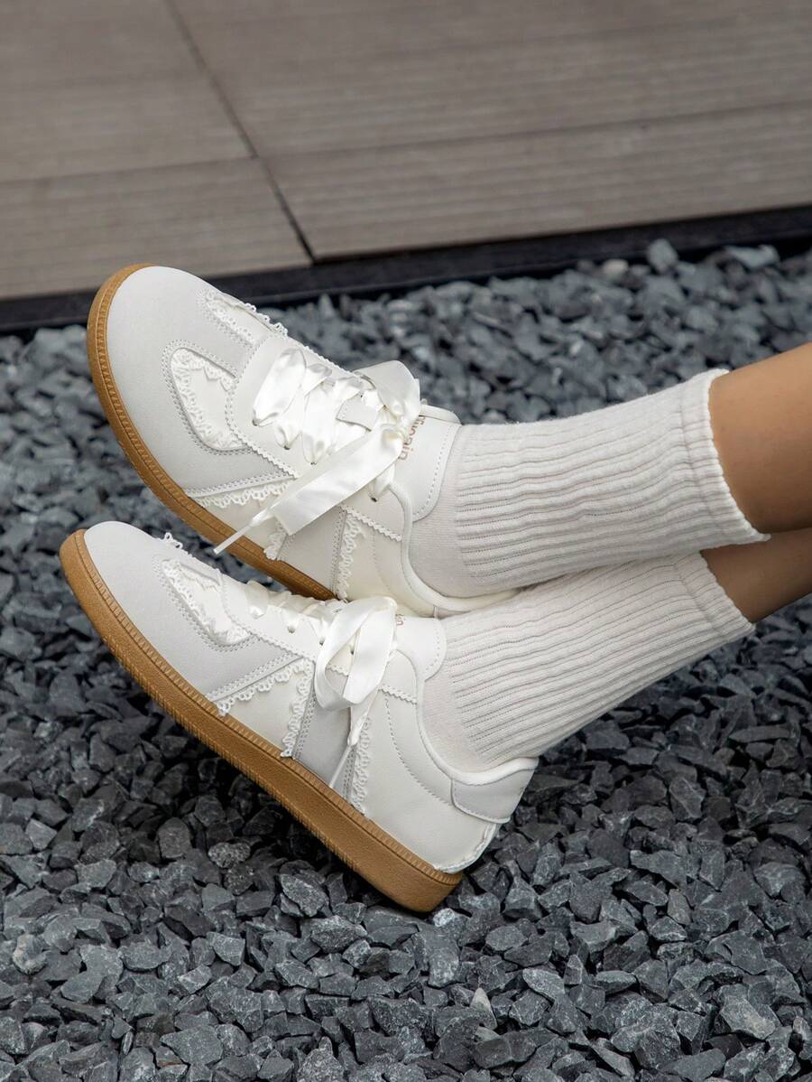 TUOPIN 复古德国运动鞋芭蕾风格舒适平底一脚蹬运动鞋，女士休闲银色系带运动鞋