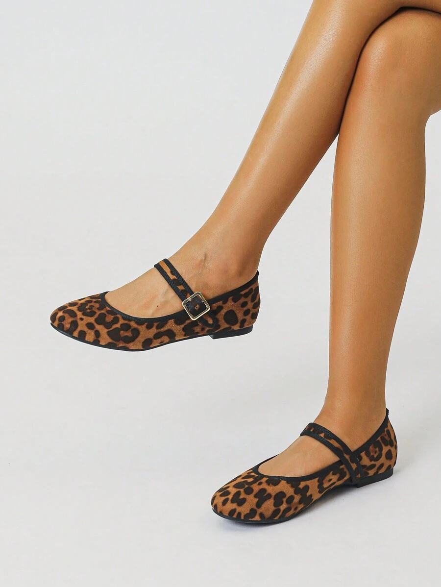 2024年新款豹紋印花女士休閒平底鞋，時尚的單扣設計，舒適防滑，街頭風格瑪麗珍鞋，適合日常通勤和穿著 - 咖啡棕 - 查看 1