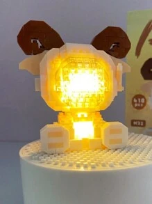 一套夜光星座主题积木套装，以宇航员为主题，装在一个彩色盒子里。该套装包括可在室内组装成小巧可爱的装饰品的微型积木。非常适合作为礼物赠送，也可作为卡通玩具收藏家的时尚配饰。（部分零件颜色随机）房间装饰 - 彩色 - 查看 20