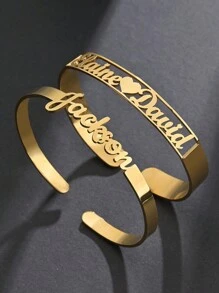 可定制个性化手链，镌刻英文和阿拉伯文文字，18K镀金不锈钢材质，附赠礼盒，是送给孩子、情人节、女儿的理想礼物。提供金色、复古、简约等多种款式，男女皆宜，休闲百搭，可定制，独一无二，是送给他、她、男朋友、女朋友、爸爸、家人、朋友、儿子、妈妈、女儿、祖父母的理想礼物，也是女士珠宝的理想之选。 - 金色 - 查看 3