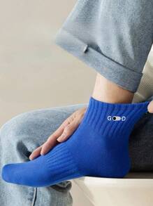 4 Pairs Men's Sports Socks, Fashionable Outdoor Running Socks, Comfortable Socks Suitable For Daily Life. Socks For Running, Gym And Basketball, Suitable For Winter, All Season Socks Suitable For Christmas, Thicker Winter Socks. [The Sock Pattern Is Woven, And There May Be Differences Between The Actual Product And The Picture, Which Is A Normal Phenomenon]