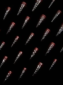 Bộ dụng cụ làm móng nghệ thuật ngày Valentine, 24 móng giả dài nhọn cổ điển màu đen và đỏ ombre, móng giả 3D trong suốt lượn sóng kiểu rock tối màu, tạo thêm vẻ lãng mạn cho diện mạo của bạn, mang đến phong cách đồng quê ngọt ngào, phù hợp cho các bữa tiệc, giúp bạn nổi bật giữa đám đông. Dụng cụ làm móng nghệ thuật - Màu Đỏ Sâu - Xem 2