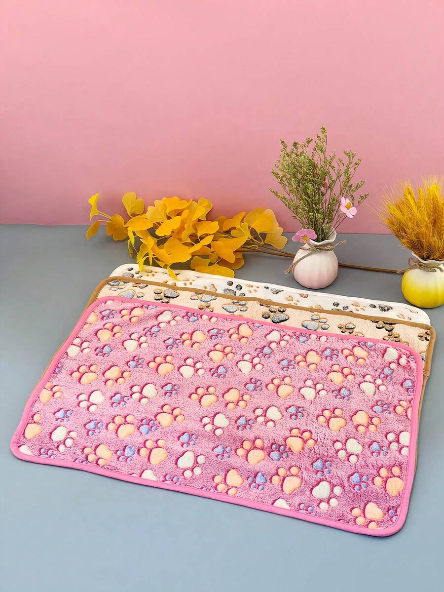 1pc Super Soft Plush Cat/Dog Blanket With Adorable Paw Print Patterns