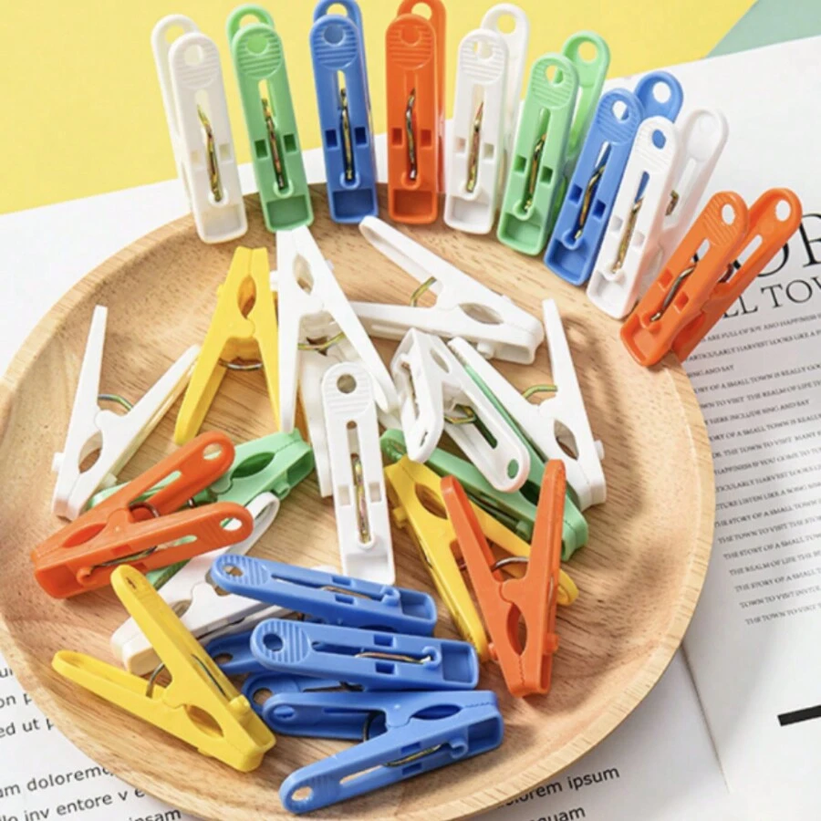 Clothes Pegs & Storage - 100pcs - View 1