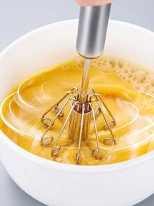 1 st äggvisp i rostfritt stål, äggvisp, handskjutbar roterande vispmixer, halvautomatisk visp i rostfritt stål, mångsidig mjölkskummare, handpressad mixerrörare för blandning, vispning, vispning, omrörning, perfekt för att vispa ägg och grädde, röra smör och chokladpulver , Lätt att göra kakor, bröd, snacks och desserter, samt att blanda små satser av såser och dressingar, multifunktionellt köksredskap, present till familjen, mamma eller bakentusiaster - Silver - Visa 4