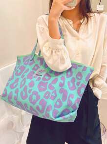 Fashionable Sweet & Cool Large Leopard Printed Cloth Big Capacity Casual Shoulder Tote Shopping Bag - Must-Have Love Item For Valentine's Day And Christmas Atmosphere, Cheetah Print Bag For Women Leopard Comeback, School Bag, School Handbag, Large Capacity, Lightweight, Portable, Foldable, Classic Casual, Cute, Suitable For Teen Girls Women College Students, Perfect For Back To School, First Day Of School, Holiday, Beach, Vacation, Tote Bags For School, College Essentials , Leopard Cheetah Print - Blue - View 5