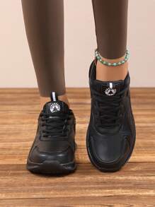 新款秋冬女士时尚舒适超轻透气休闲运动鞋防滑耐磨高弹减震柔软跑步鞋皮革亮片字母拼接百搭时尚潮流运动鞋圆头前系带黑色防水防污简约时尚女士户外运动鞋校园风格百搭休闲鞋男女通用超轻软底厨房/工作鞋 - 黑與白 - 查看 3