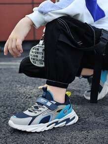 男童透氣輕盈運動休閒休閒鞋