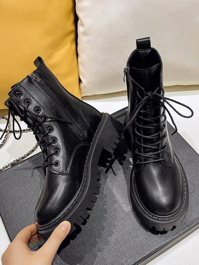 Botas femininas estilo britânico retrô, novas botas de cano curto com sola grossa, adequadas para primavera e outono, 2025