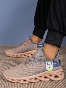 Men's Lightweight Bounce-Back Non-Slip Running Shoes, Breathable Knit Casual Sports Shoes, Plus Size Road Running Shoes, Striped Lace-Up Vamp Design Wear-Resistant MD Sole, Campus All Season, Lightweight Comfortable Shock-Absorbing Sports Shoes - 棕色 - 查看 3