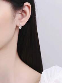 S925 Sterling Silver Glossy Water Drop Decorated With Square Cut Diamonds, Vintage Palace Style Fashion Earrings, Exquisite Gift For Family, Friends And Couples - Silver - View 7