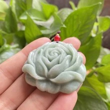 1pc natuurlijke groene jade roos hanger, jade bloem hanger, Guardian Peace ketting, allemaal met de hand gesneden, natuurlijke edelsteen hanger, kwartskristal ketting, paar ketting, cadeau voor haar, geschikt voor vakantiefeestcadeaus, kwartskristal geschenken