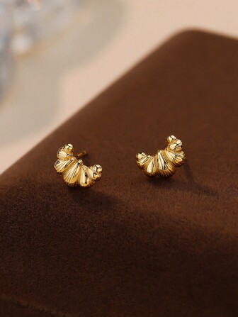 S925 Sterling Silver Croissant Shaped Earrings, Unique Vintage French Style Design, Suitable For Daily Wear, Gift For Women, Mother, Girlfriend, Easter/Valentine's Day