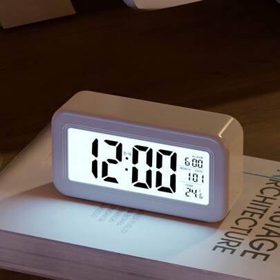 1 件卧室温度计闹钟带智能夜灯，电池供电小型简易床头柜数字时钟带温度、日期、光传感器、背光、书桌电子小钟表适用于家庭卧室、家居装饰、房间装饰礼物生日毕业卧室装饰宿舍装饰返校学校装饰学校惊喜