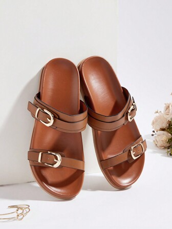 休闲假日棕色金属带平底凉鞋