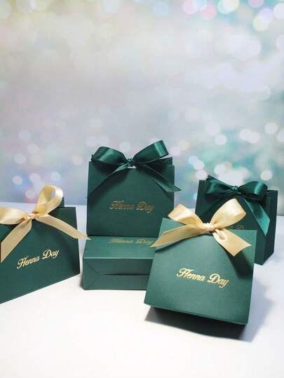 10 件奢华“指甲花日”深绿色礼盒，配金色缎带蝴蝶结和铝箔文字，非常适合婚礼回礼、巧克力、珠宝和小礼物、圣诞节情人节