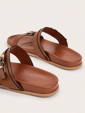 休闲假日棕色金属带平底凉鞋