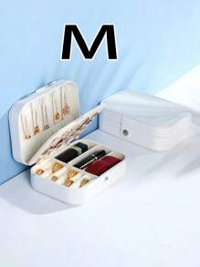 1 件大容量珠宝盒，便携式珠宝收纳盒，迷你珠宝收纳盒，珠宝展示盒，多功能收纳盒，具有防尘和抗氧化功能，适用于戒指、耳环、项链、口红、手表、手链、胸针、发夹、眼影盘，是送给女性、女孩、朋友和家人的绝佳礼物