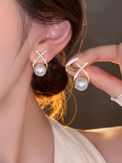 زوج من أقراط الأذن ذات الإبزيم المزيف بحلية صليب شكل قلب، مناسبة للعرائس أو ضيوف الزفاف كهدية، ذوق أنيق مناسب لليلةرمضان