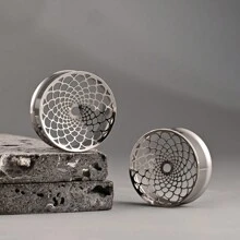 2 PIEZAS Enchufes y túneles para orejas elegantes con patrón de red y calado, hipoalergénicos, de acero inoxidable 316L para perforaciones corporales en orejas estiradas, joyería