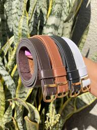 Kit 4 Cintos Feminino Fivela Valey Metalizada Dourada Em Couro Sintético Minimalista