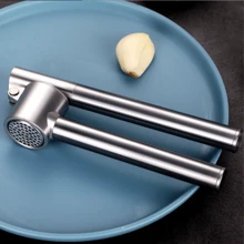 1pc Stainless Steel Garlic Press, Extra Long Garlic Crusher, Garlic Mincer Chopper, Zinc Alloy Garlic Masher, Home Kitchen Tool