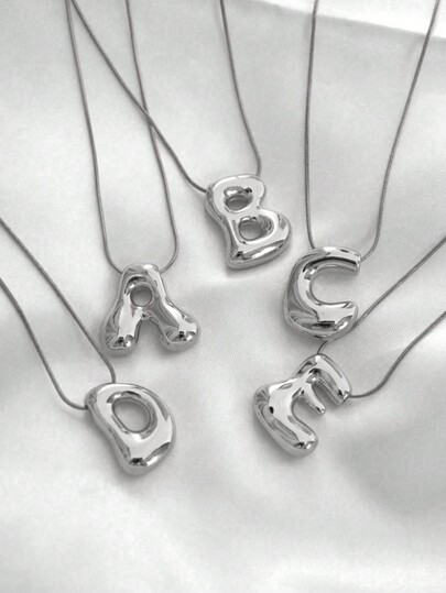 MECYLIFE 1 pezzo Unico pendente a lettera 3D con collana con catena in acciaio inossidabile a forma di serpente, collana asimmetrica a lettera di moda per donne