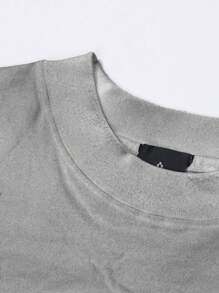 Camiseta de manga corta casual holgada con cuello redondo, estampado de eslogan y pintura en aerosol hecha a mano para hombre en verano