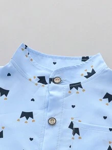 2pcs Baby Boy Summer Fashionable Crown Print Short Sleeve Shirt And Shorts Set With Stand Collar