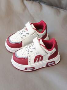 Dziecięce buty sportowe z kolorowymi literami, miękkie i wygodne, odpowiednie do noszenia na zewnątrz i na co dzień, na cztery pory roku