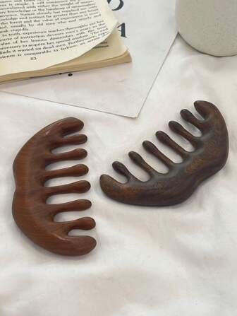 1把金檀木按摩梳，多功能穴位按摩梳，适用于头发、梳子、美发工具、美发产品及配件，是理发店美容旅行必备品、返校季、旅行度假必备品、女士美发配件、梳子、发刷、梳子、解结梳、球形梳、迷你发刷、发刷套装、木梳、发刷、迷你发刷、解结梳、发刷、美发产品、美发工具、美发用品、卷发梳、美发设备、旅行必备品、旅行必备品、发型、美发、发刷、背梳、造型梳、卷发梳、边缘梳、发梳、梳发、发刷套装、梳发、卷发梳、解结梳、女士发刷、头发、旅行、美发产品、美发工具、美发用品、理发师、理发师配件、理发店、美发设备