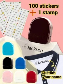 100 pièces Autocollants de nom et 1 pièce Tampon de nom personnalisé pour vêtements d'enfants, couleur unie imperméable Tampons de nom personnalisés pour élèves et usage professionnel, Tampon de nom personnalisé pour vêtements, Tampon de signature manuscrite, Étiquette de nom, Sceau de nom personnalisé auto-encreur de dessin animé DIY pour cadeau de papeterie personnalisé pour étudiant d'école