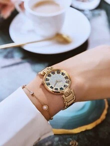 Versace 镂空金色手链手表女轻奢简约气质女式石英表VSP491419 - 金色 - 查看 4