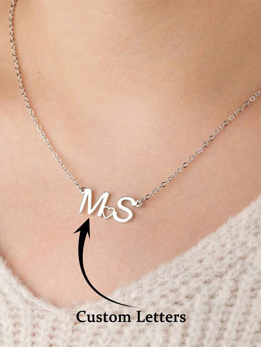 Collar personalizado con letra para mujeres y hombres, collar romántico con iniciales del nombre de la pareja, colgante con forma de corazón de acero inoxidable, cadena de cruz plateada, regalo para aniversario y San Valentín - Plateado - Ver 1