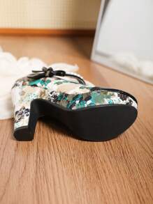 2024 年春/秋新款人造珍珠装饰蝴蝶结高跟鞋，优雅拼色玛丽珍厚底鞋，适合正装场合