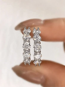 ESBERRY 1 对华丽 S925 纯银莫桑石钻石牛头耳环 送给女性的简单礼物 - 銀色 - 查看 3