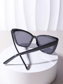 1pc Women's Black Cat-Eye Oversized Sunglasses, Minimalist & Stylish, Suitable For Daily, Beach, Party, Travel For Summer Beach Vacation,Outdoor,Travel