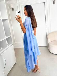 Women's Solid Color One-Sleeve Removable Cape Dress With Asymmetrical Hem - 淺藍色 - 查看 3