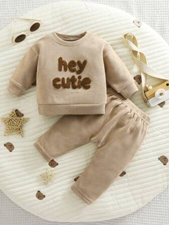 2 件套男宝宝中性棉质字母刺绣宽松毛衣和休闲运动裤套装，幼儿春秋休闲装