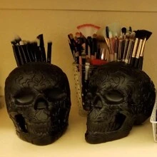 1pc Halloween Skull Resin Decoration, Horror Design Hanging Decorations For Personalized Home Decor, Halloween Party Halloween Themed Decorations & Scene Shooting Decoration Props Best Gifts Birthday Graduation Halloween Decor Fall Decor Room Decor