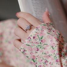 1枚奢华0.5-2克拉莫桑石订婚戒指，6爪镶嵌莫桑石钻石结婚戒指（女士款），S925纯银镀18K白金戒指，附精美包装和证书 - 銀色 - 查看 7