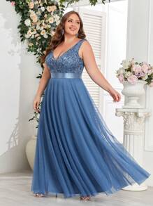 Vestido de Dama de Honra Linha A com Decote em V, Bordado de Lantejoulas Bicolor e Tule, Vestido de Festa Elegante, Vestido de Formatura, Vestido de Convidado de Casamento, Adequado para Casamentos, Formaturas, Galas e Outras Ocasiões Formais na Primavera - Azul Empoeirado - Visão 6