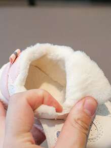 1 双幼儿男孩/女孩保暖毛绒皮革星形图案防滑软底休闲运动鞋，适合冬季