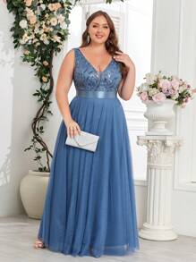 Vestido de Dama de Honra Linha A com Decote em V, Bordado de Lantejoulas Bicolor e Tule, Vestido de Festa Elegante, Vestido de Formatura, Vestido de Convidado de Casamento, Adequado para Casamentos, Formaturas, Galas e Outras Ocasiões Formais na Primavera - Azul Empoeirado - Visão 7