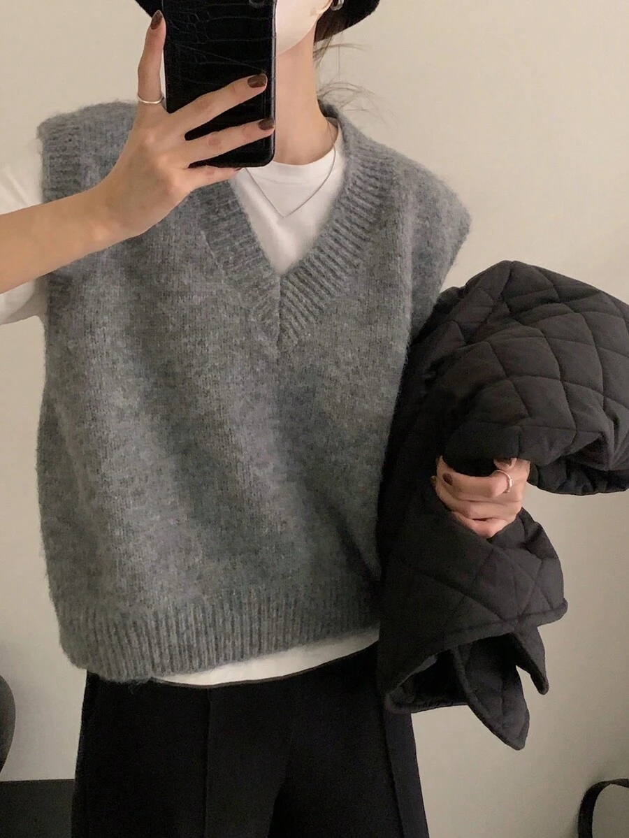 Women's Autumn/Winter Minimalist V-Neck Pullover Sweater Vest