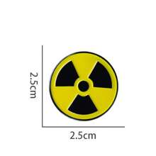1pc Radioactive Hazard Symbol Badge Creative Chemical Element Brooch Fashion Accessory - Multicolor - View 2